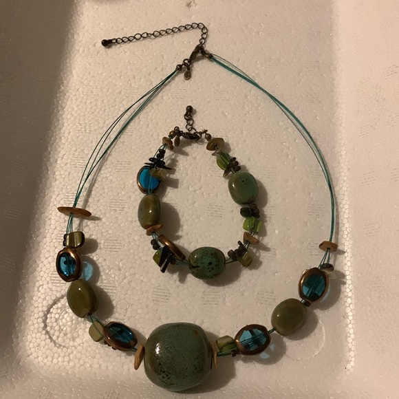 Vintage Beaded Costume Jewelry Set. Multi green n blueish color. - Picture 3 of 3